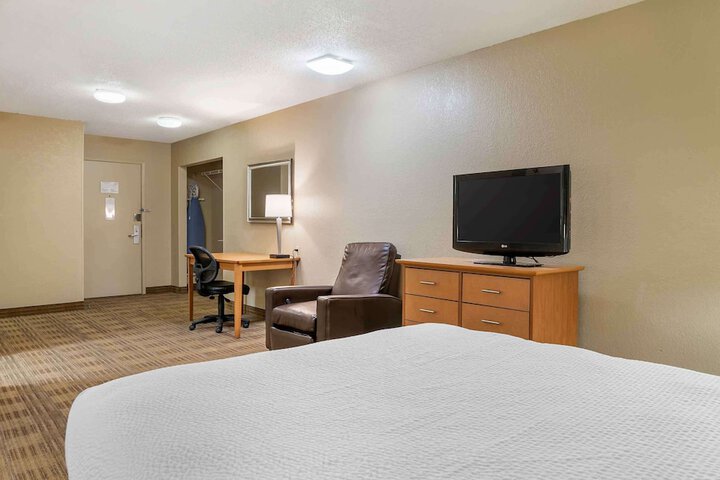 Room 21 of 28