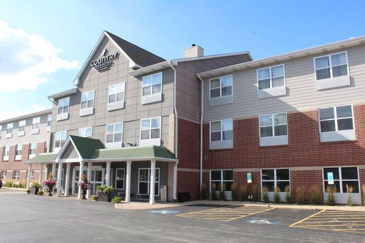 Country Inn & Suites by Radisson Crystal Lake, IL