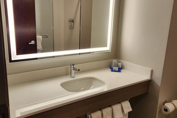 Room 25 of 56