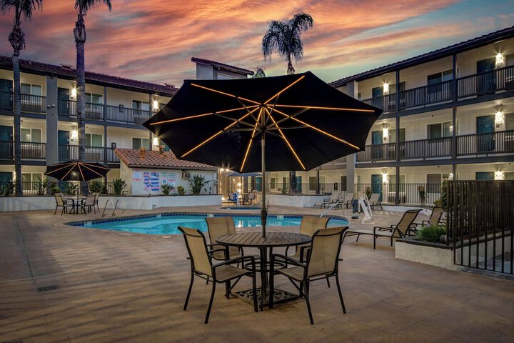 Pool 4 of 48