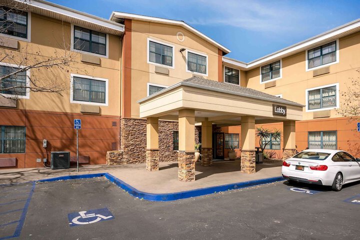 Hotel 2 of 29