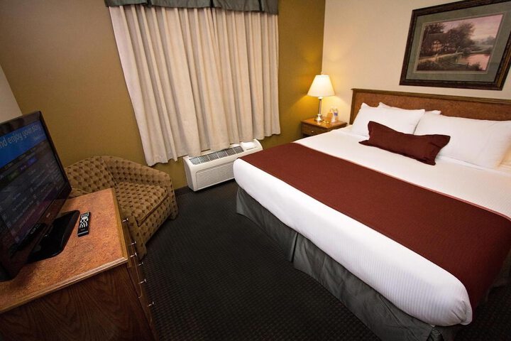 Room 11 of 28