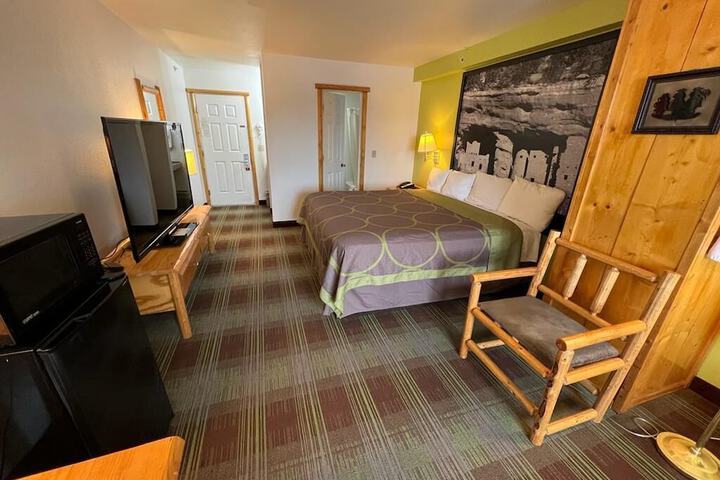 Room 27 of 28