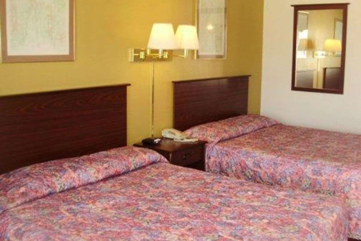 Room 4 of 24