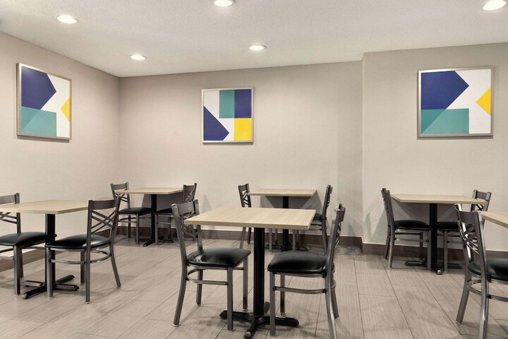 Microtel Inn & Suites by Wyndham Florence / Cincinnati Airport