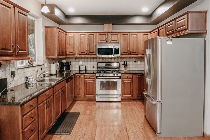 20gs - Wifi - F / p - W/d - Sleeps 6 3 Bedroom Home by RedAwning