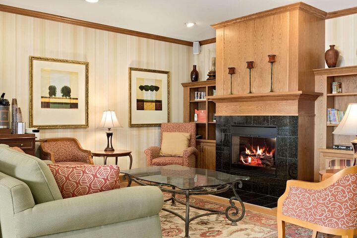 Country Inn & Suites by Radisson Peoria North, IL