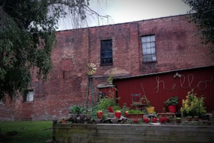 Hatfield McCoy House Inn