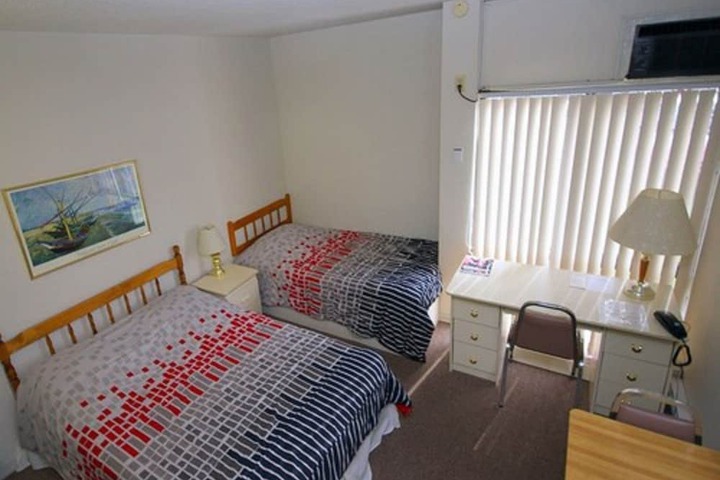 Room 11 of 25