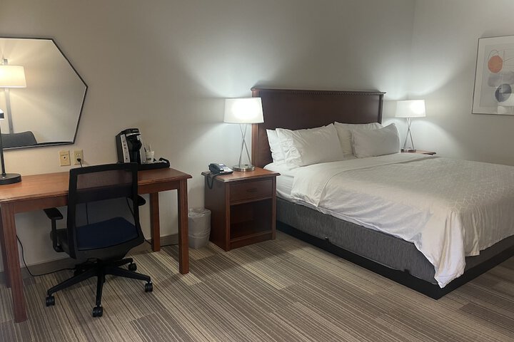 Room 42 of 111