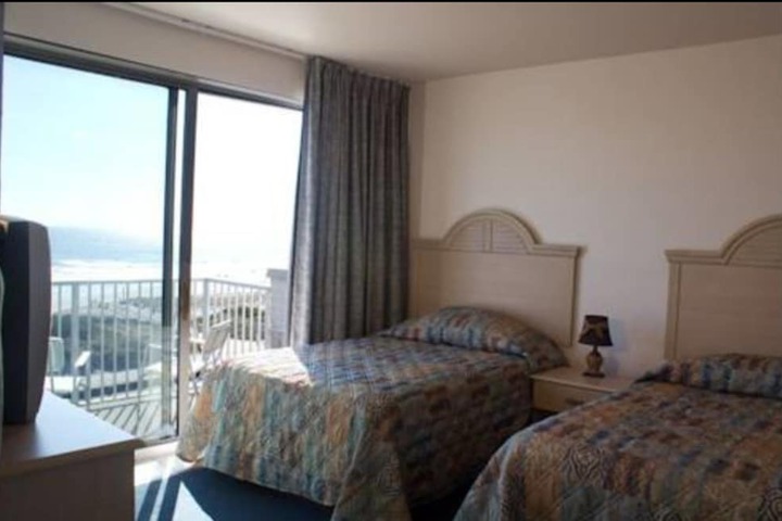 Room 7 of 18