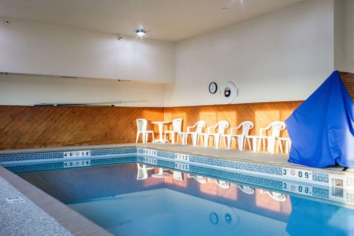 Pool 4 of 37