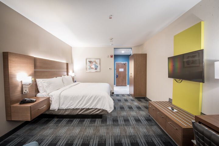 Room 38 of 72