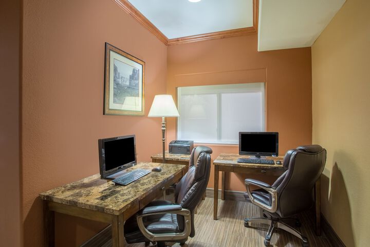 Business Center 27 of 27