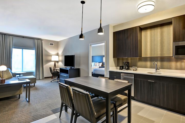 Residence Inn by Marriott Cleveland Airport / Middleburg Heights