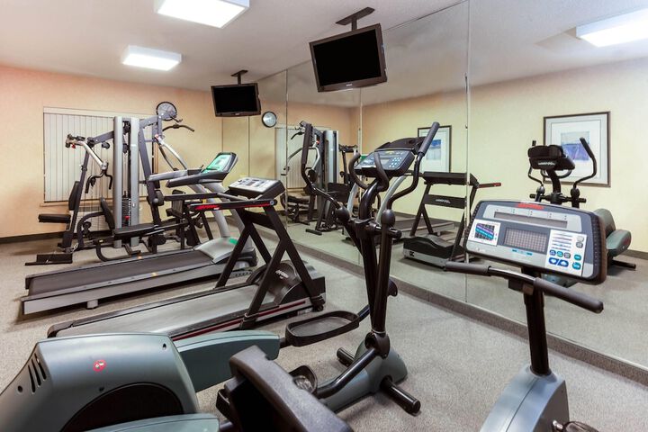 La Quinta Inn & Suites by Wyndham Milwaukee SW New Berlin