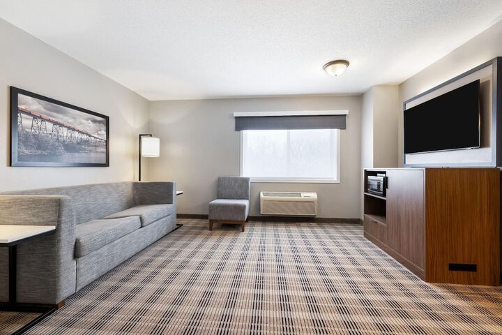 AmericInn by Wyndham Valley City - Conference Center