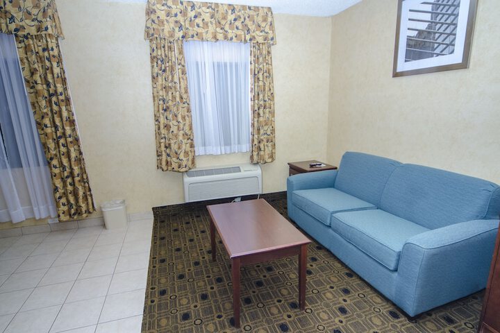 Room 17 of 100