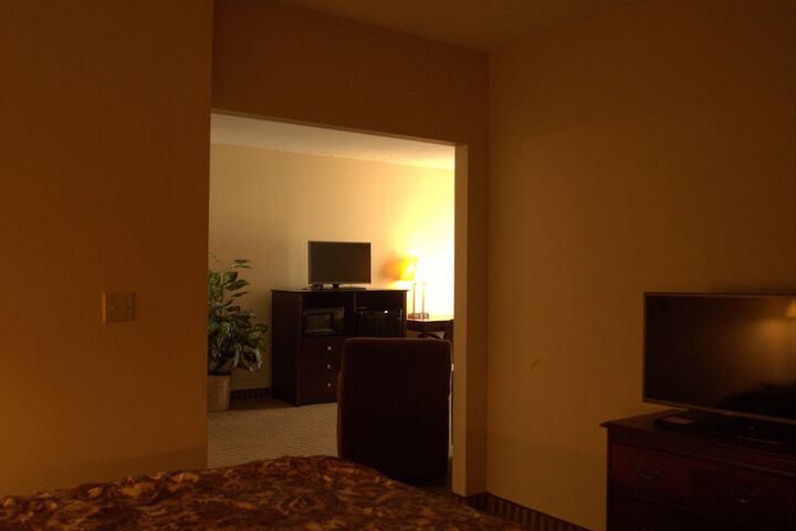 Room 27 of 37