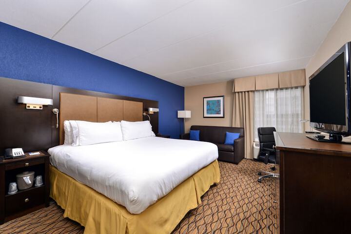 Room 12 of 34