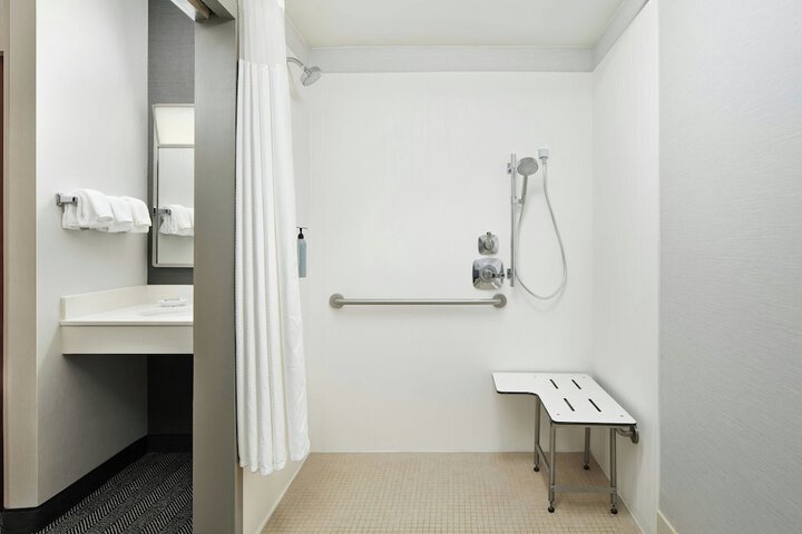 Room 38 of 59