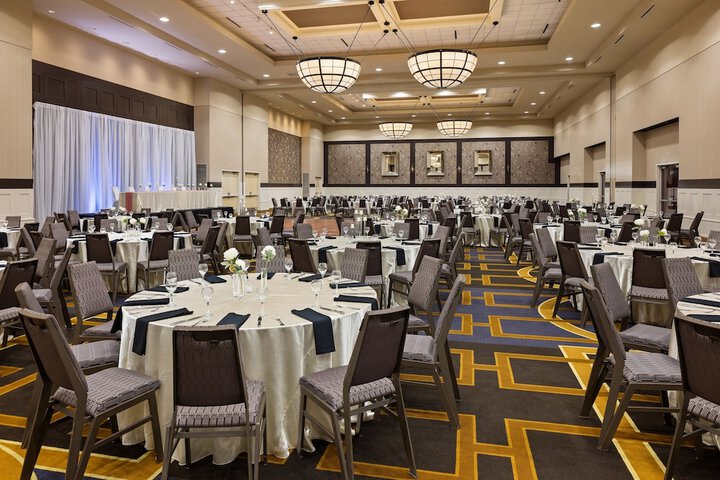 Sheraton Overland Park Hotel at the Convention Center