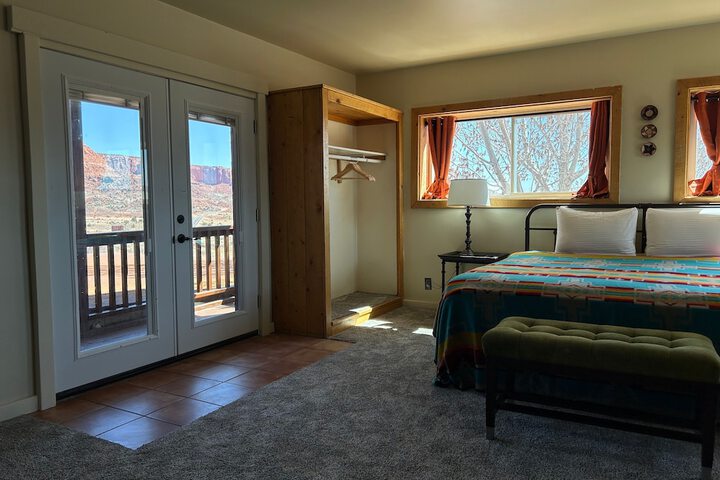 Room 32 of 54