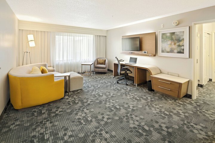 Room 12 of 25