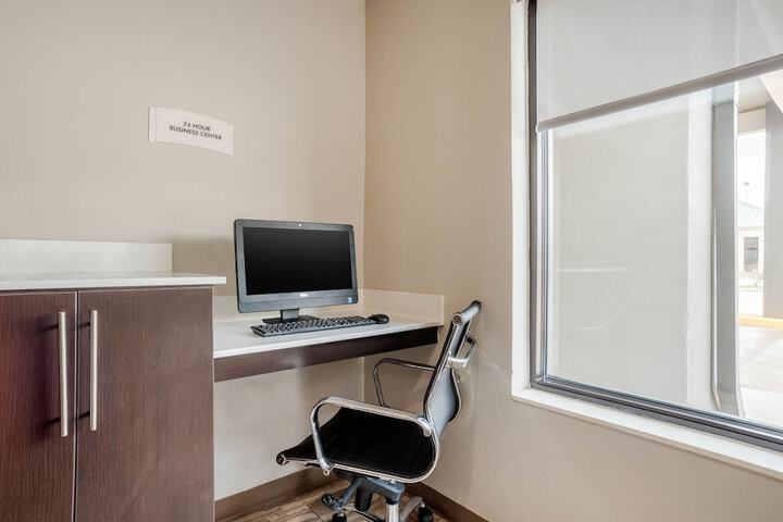 Business Center 68 of 68