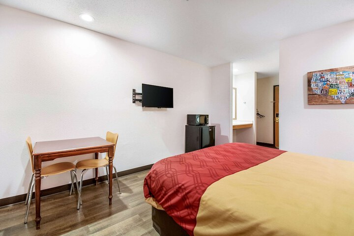 Econo Lodge Franklin