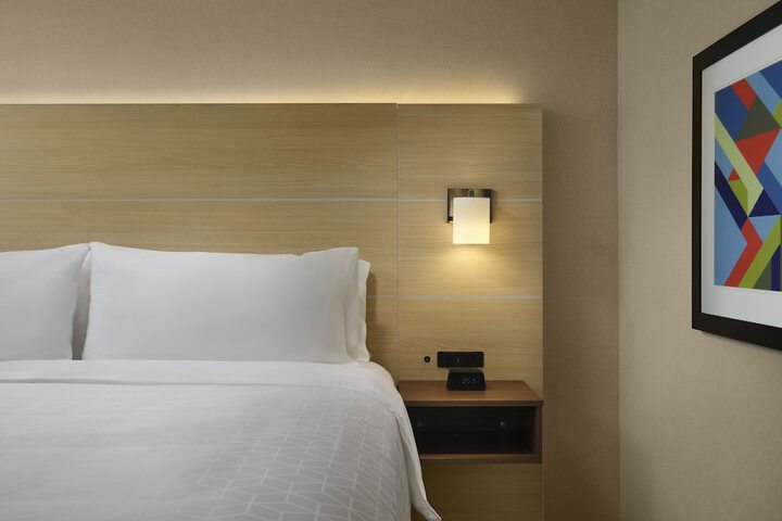 Room 17 of 39