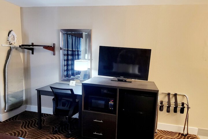 Super 8 by Wyndham Marion NC