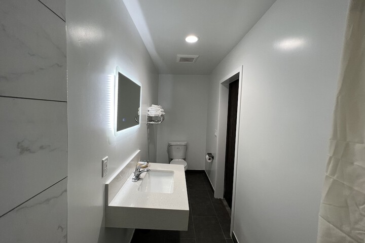Room 10 of 20