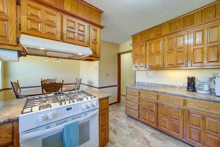Quiet Oklahoma Home - Close to Golf Courses!