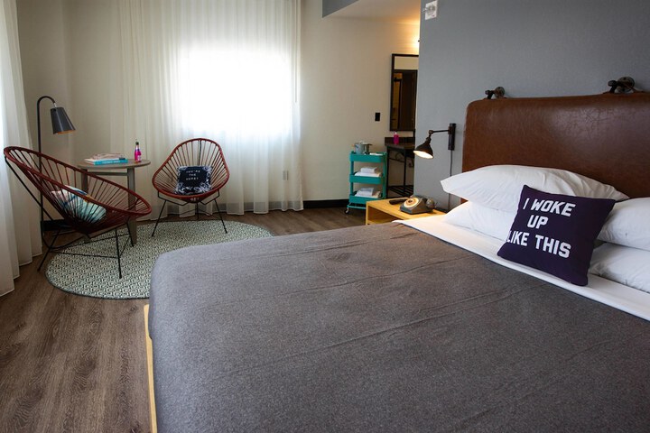 Room 33 of 54