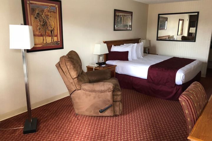 Room 9 of 35