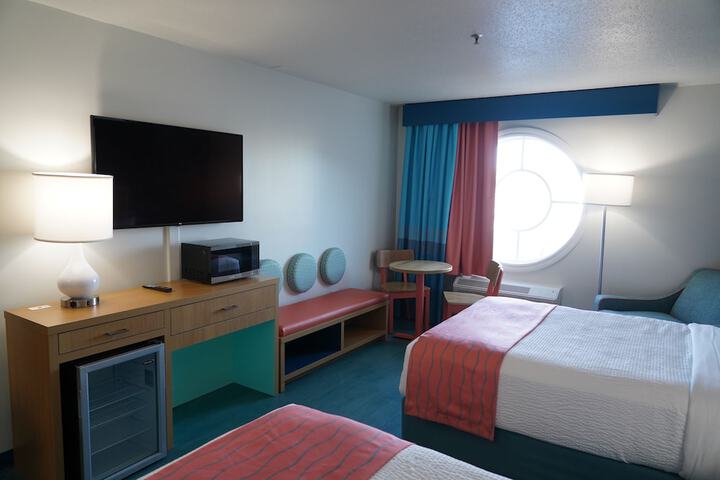 Room 28 of 64
