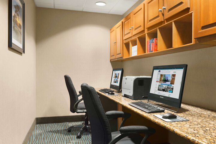 Hampton Inn & Suites Manchester-Bedford