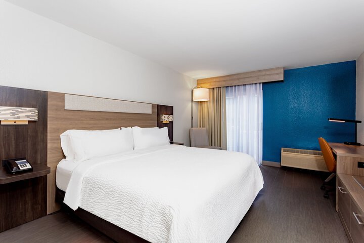 Room 29 of 60