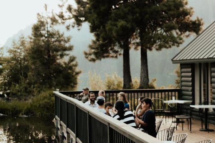 The Suttle Lodge & Boathouse