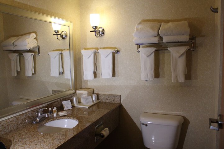 Room 10 of 38