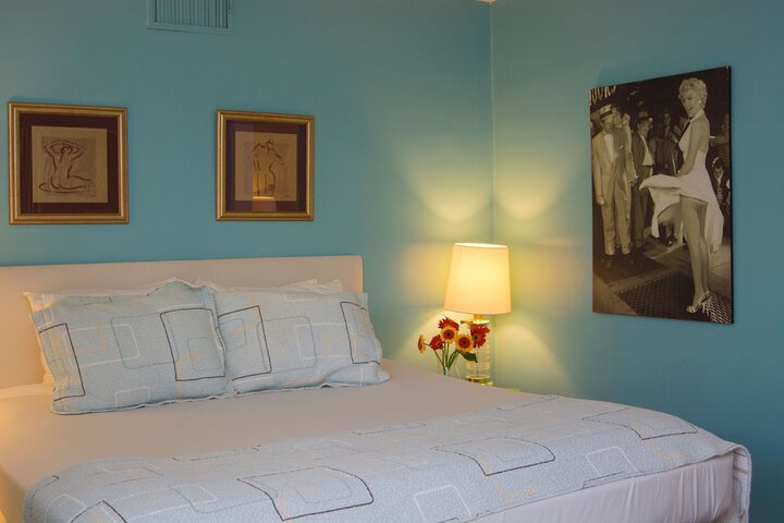 Room 18 of 42