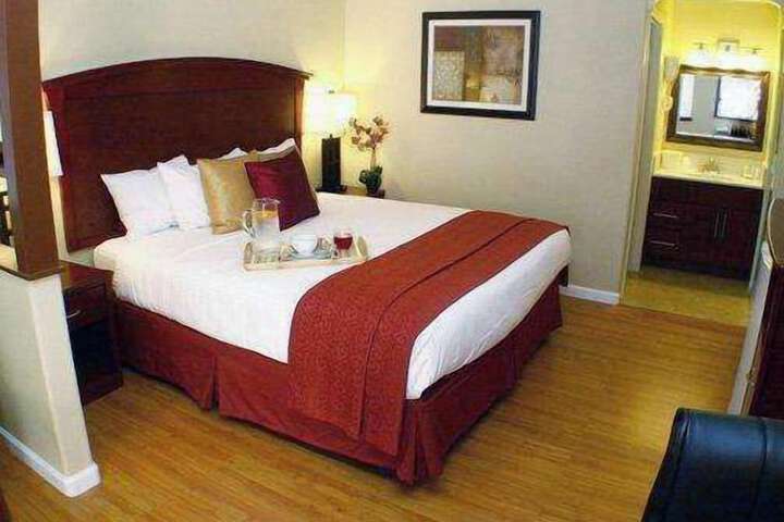 Quality Inn & Suites Santa Cruz Mountains