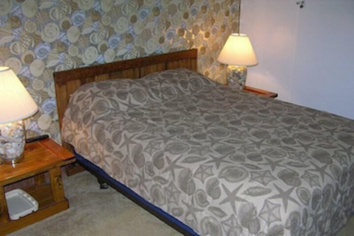 Room 4 of 6