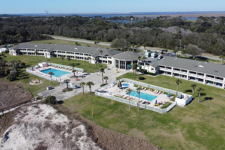 Days Inn & Suites by Wyndham Jekyll Island
