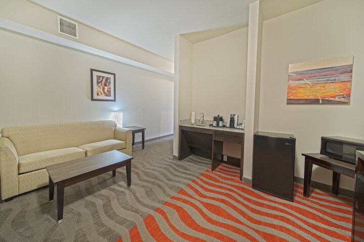 Room 23 of 65