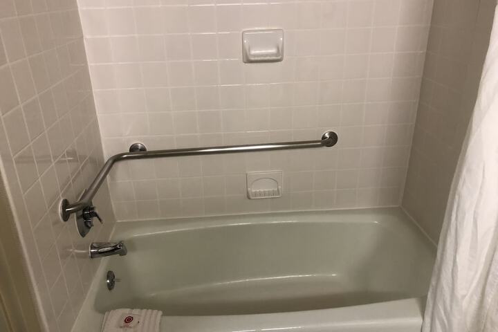 Room 32 of 42