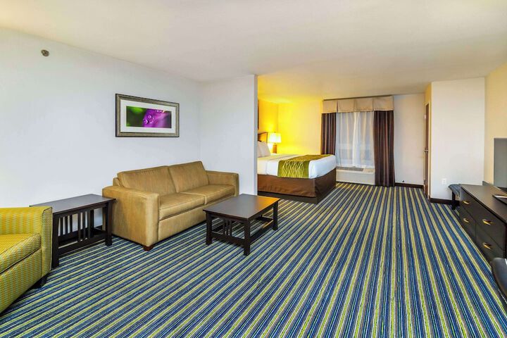 Comfort Inn & Suites