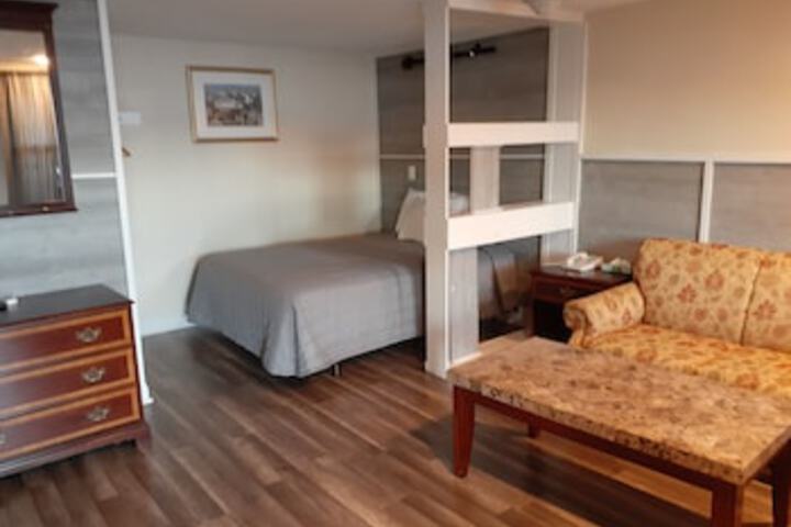 Town Line Motel