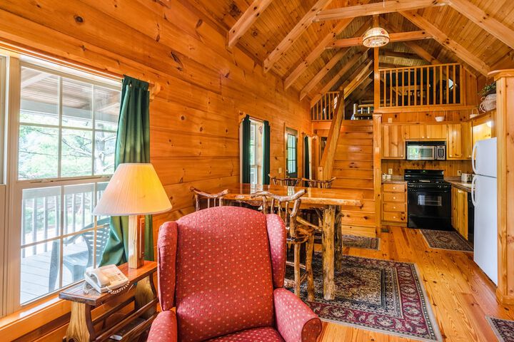 Highland Hills Motel and Cabins – a Master Hosts Resort